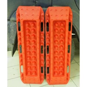 Набор из двух пластиковых сэнд-траков